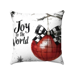 Détail de l'imprimé Joy to the World sur taie d'oreiller de Noël avec boule rouge et sapin