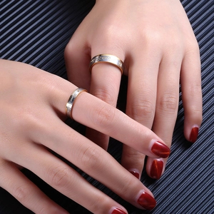 Edelstahl-Partnerringe Set mit Love Forever Gravur und Zirkonia Stein in Gold und Silber