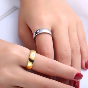 Bagues minimalistes en acier inoxydable pour femmes avec zircon carré doré et argenté