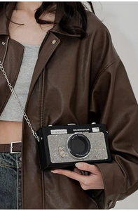Borsa a tracolla creativa a forma di macchina fotografica con strass e catena argento
