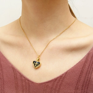 Collana urna a cuore con croce in smalto nero e zirconi per ricordo funebre