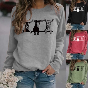 Détail de sweats à col rond aux imprimés de lamas mignons en quatre couleurs
