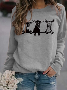 Détail du sweat-shirt gris à manches longues pour femme avec imprimé alpaga mignon