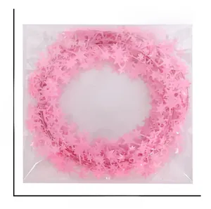 Pink star-shaped garland dimensions showing 22.5cm width and 21.8cm height details