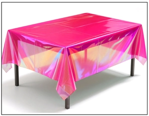 Detail der laser-irisierenden pinkfarbenen Tischdecke mit metallischer Reflexion