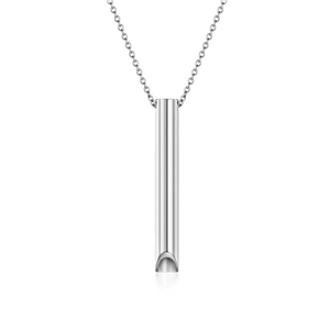 Collar de respiración de acero inoxidable plateado pulido con un colgante cilíndrico silbato