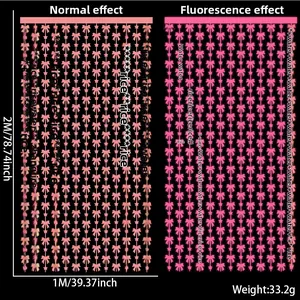 Cortina de flecos rosa con lazos 1x2m que muestra detalles del efecto fluorescente