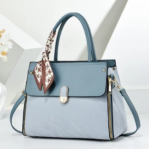 Borsa tote bicolore blu con chiusura dorata e foulard in seta per ufficio
