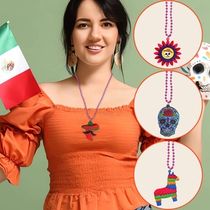 Set di collane di perline messicane con ciondoli a forma di teschio, peperoncino e sombrero