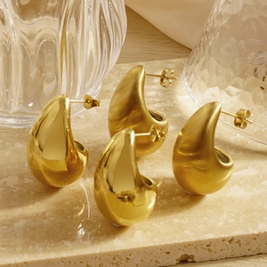 Vintage gold teardrop earrings in polished and matte stainless steel for women