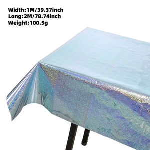 Détail de la nappe irisée laser bleu clair avec dimensions de 1M x 2M indiquées