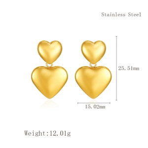 Details von goldenen Doppel-Herzohrringen aus Edelstahl mit Maßen und Gewichtsangaben