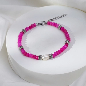 Bracelet fait main avec perles de pierres précieuses rose rouge et perle d'eau douce