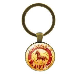 Llavero del Año del Caballo 2026 con colgante de bronce y diseño de linterna roja