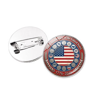 Spille del 250° anniversario USA con bandiera americana e date 1776-2026 in metallo