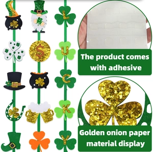 Detail van de St. Patrick's Day viltbanner met glinsterende klavers en gouden accenten
