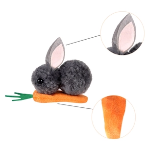 Pince à cheveux de Pâques avec lapin en peluche gris et petite carotte douce orange