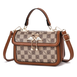Classic checkered crossbody bag for women with gold swan clasp and pearl pendant