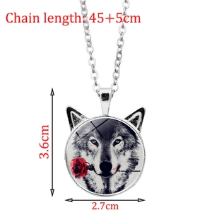 Wolf und Rose Anhänger Halskette mit Katzenohr-Metallrahmen und 50cm verstellbarer Kette