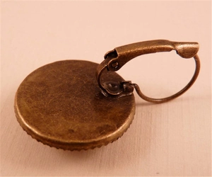Vintage bronze lever-back flag earrings with glass gem cabochon in retro metal style