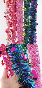 Détail de la guirlande de cœurs de 2m avec paillettes métalliques pour fête et décoration