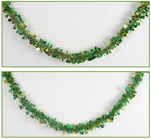 Dettaglio di ghirlande a trifoglio verde e oro per decorazioni festa di San Patrizio