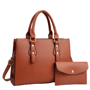 Ensemble sac à main marron texture litchi avec bandoulière amovible et pochette