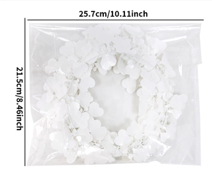 White heart-shaped Christmas wreath decoration with 25.7cm width and 21.5cm height