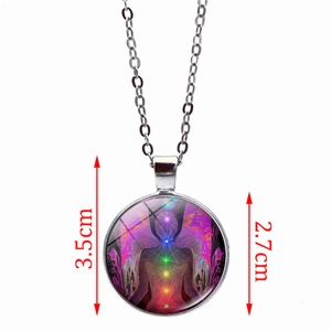 Sieben-Chakra-Meditations-Glashalskette mit Maßen von 2,7 cm und 3,5 cm