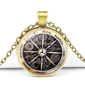 Collier avec pendentif Roue de l'Année celtique en bronze et symboles païens