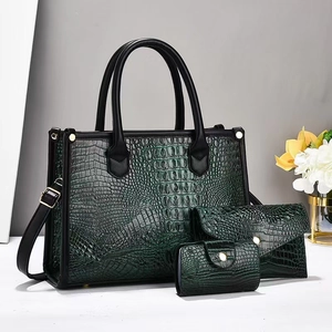 Ensemble de trois sacs à main vert foncé motif crocodile avec bandoulière réglable
