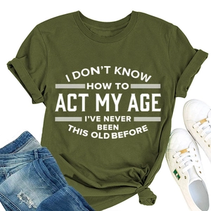 Legergroen T-shirt met ronde hals en I DON'T KNOW HOW witte tekst in platte leg