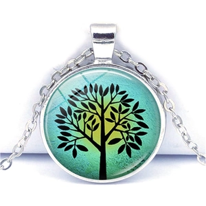 Collier Arbre de Vie argenté avec pendentif en verre dégradé vert pour femme