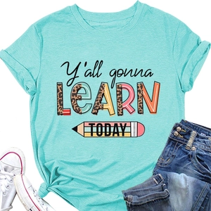 T-shirt en coton vert menthe à plat avec texte imprimé léopard Y'all Gonna Learn Today