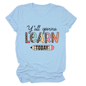 T-shirt bleu clair à col rond avec motif Y'all gonna LEARN TODAY imprimé léopard