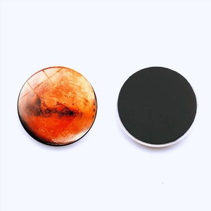 Vorder- und Rückseite vom 25mm Planeten-Kühlschrankmagnet aus Glas mit Mars-Textur