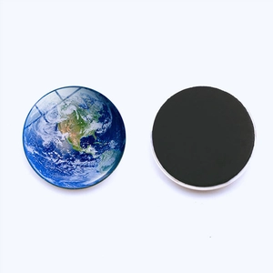 Runder Glas-Kühlschrankmagnet mit Erd-Design und starker magnetischer Rückseite