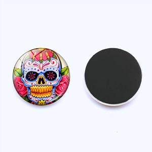 Aimant de frigo 25mm en verre avec motif crâne de sucre mexicain coloré et fleurs