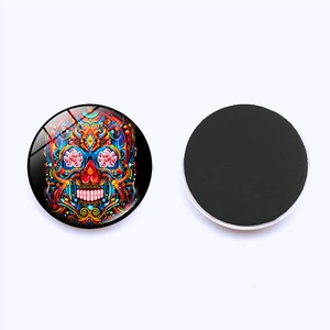 Aimants de réfrigérateur ronds en verre 30mm avec crâne coloré et base magnétique noire