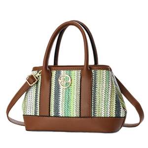 Sac cabas en paille à rayures tricolores avec poignées en cuir brun et détails dorés