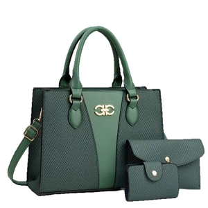 Dunkelgrünes Luxus Handtaschen Set mit Webstruktur und goldenen Metallringen