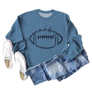 Mise à plat du sweat bleu marine avec motif football Game Day et détails en bord-côte