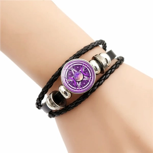 Bracelet multicouche en cuir noir tressé avec symbole pentagramme de lune au poignet