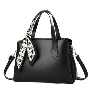 Sac fourre-tout chic en cuir noir souple avec foulard pied-de-poule et bandoulière amovible