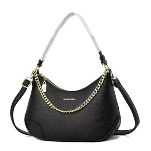 Classica borsa hobo in pelle nera con trama litchi e catena decorativa in metallo oro