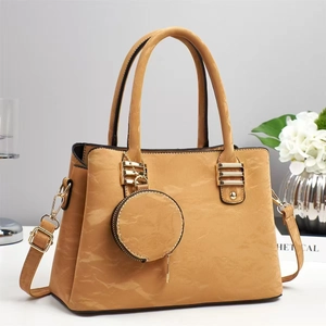 Grand sac à main camel en similicuir plissé avec pochette ronde et bandoulière
