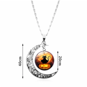 Collier d'Halloween avec pendentif chat noir sur citrouille et détails de taille