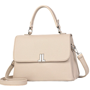 Sac à main beige élégant en cuir grainé avec boucle métallique et bandoulière amovible