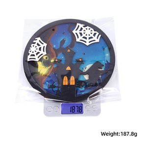Mesure du poids de 187,8g pour la plaque en bois LED Halloween avec lune et château