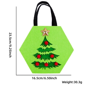 Detail of Christmas felt gift bag with dimensions 23.5x16.5cm and star tree decor